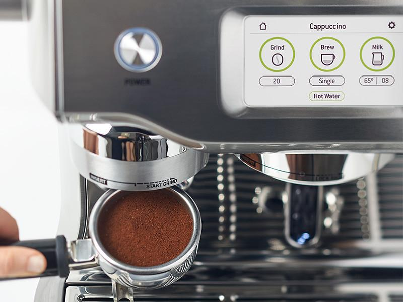 Illustration for article titled Breville's Oracle Touch Extracts the Perfect Balance of Espresso Control